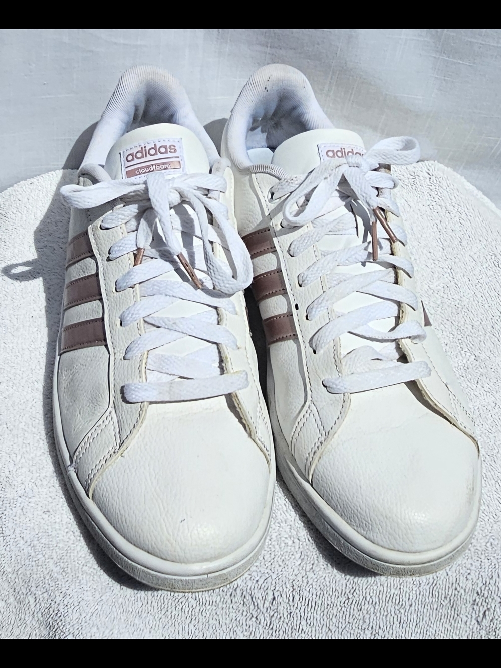 Adidas Women’s Cloudfoam White Sneakers with Pink Stripes Sz 11 Comfortable